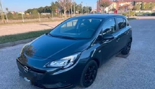 (RITROVATA) Rubata Opel Corsa in zona via Flavia: appello per ritrovare il veicolo