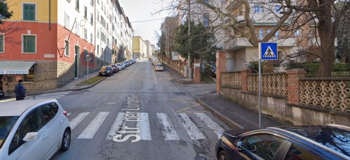 Triestina lancia appello disperato: vestaglia volata via a Longera, 'me servi per l'ospedal'"