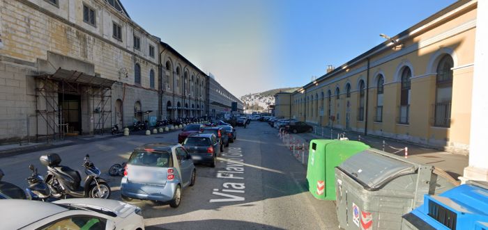 Segnalazione in via Flavio Gioia: stallo per disabili spesso occupato da veicoli abusivi