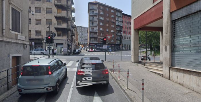 Caos tra via Madonnina e via Bernini: lavori e segnaletica insufficiente creano disagi agli automobilisti