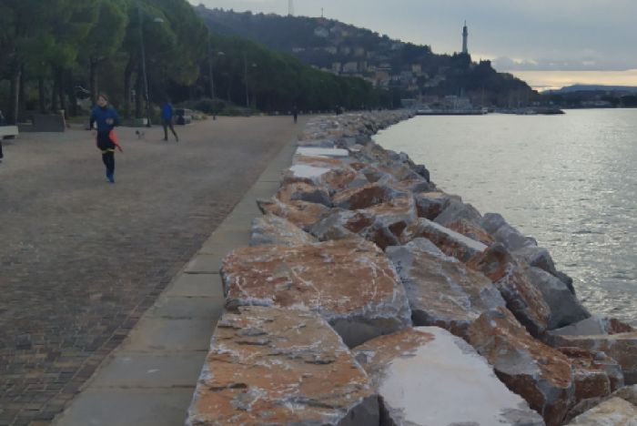 Un nuovo futuro per Barcola: scogliere, spiagge e 53mila mq di mare balneabile