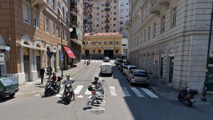 Via dei Saltuari, triestina denuncia il furto del suo scooter: 'Era il mio mezzo per lavorare'