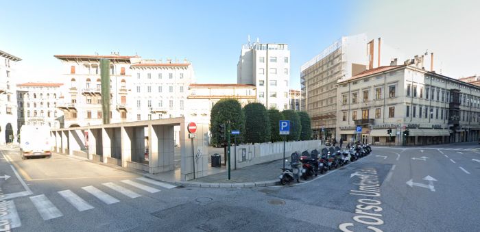 Cambia tutto in Piazza Goldoni: sicurezza, verde e addio al muro che divideva la città