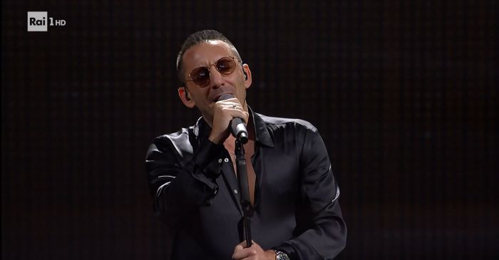 Sanremo, i Modà sul palco con Kekko dopo l'infortunio