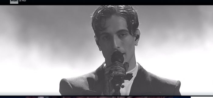 Sanremo, toccante interpretazione di Damiano David su brano di Dalla