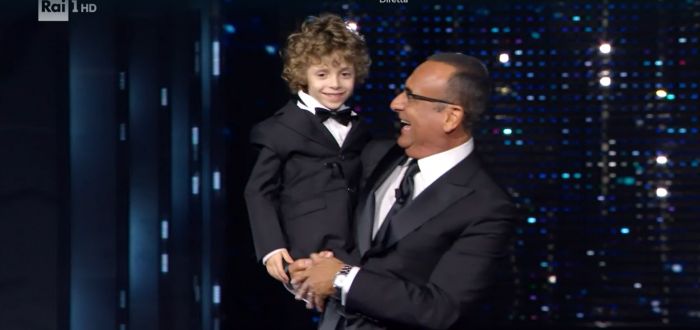 Sanremo: bimbo fiction 'Champagne' suona brano Peppino Di Capri al piano