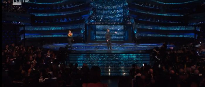 Sanremo: standing ovation e lacrime per Cristicchi