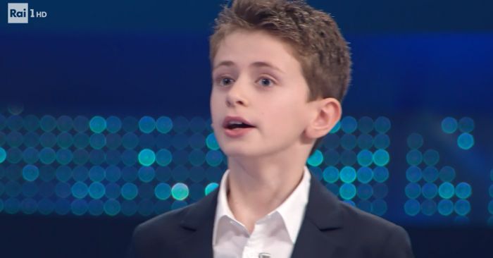 Sanremo: baby esperto Festival Samuele risponde a quiz e presenta Ranieri