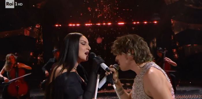 Sanremo, Arisa e Irama cantano "Say something" di Christina Aguilera