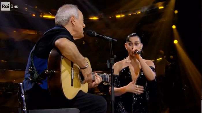 Sanremo, Gaia e Toquinho si esibiscono in una Vanoni versione samba