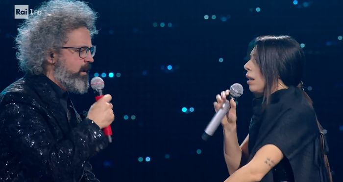 Sanremo: Cristicchi duetta con la compagna Amara in 'La cura' 