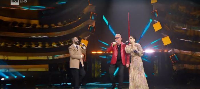 Sanremo: Ariston balla su note 'L'estate sta finendo' dei Coma_Cose e Righeira