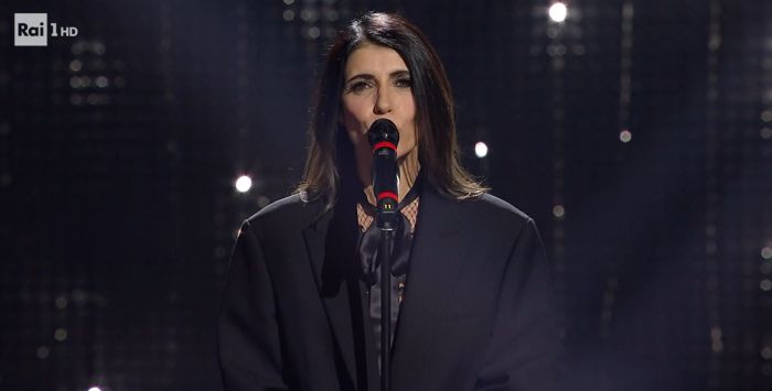 Sanremo: ovazione per Giorgia, tra le candidate alla vittoria 