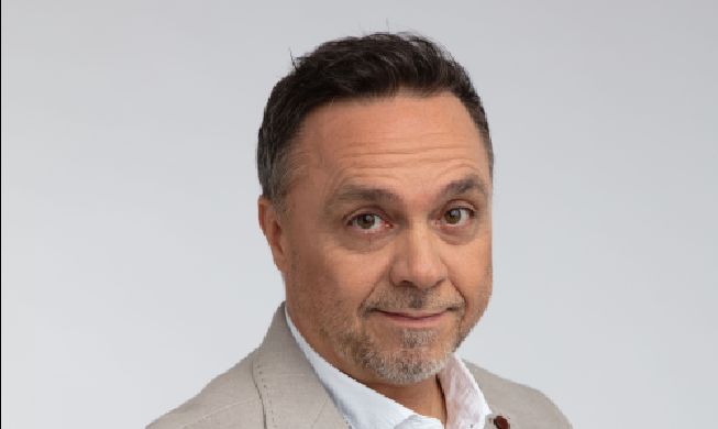 Venerdì serata di risate con Gabriele Cirilli: energia e buonumore al Perla