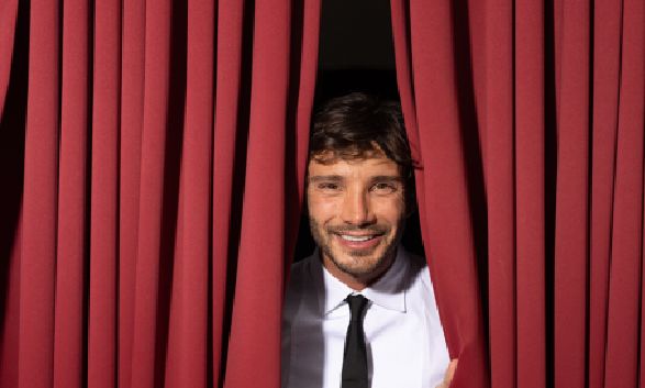 STEFANO DE MARTINO protagonista in Piazza Grande a Palmanova con lo spettacolo "Meglio stasera"