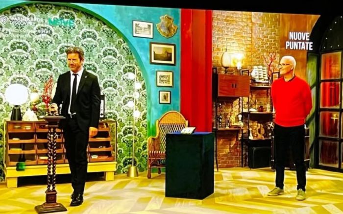 Triestino protagonista a “Cash or Trash”, Giorgio vende un raro mazzo di carte Modiano del 1955