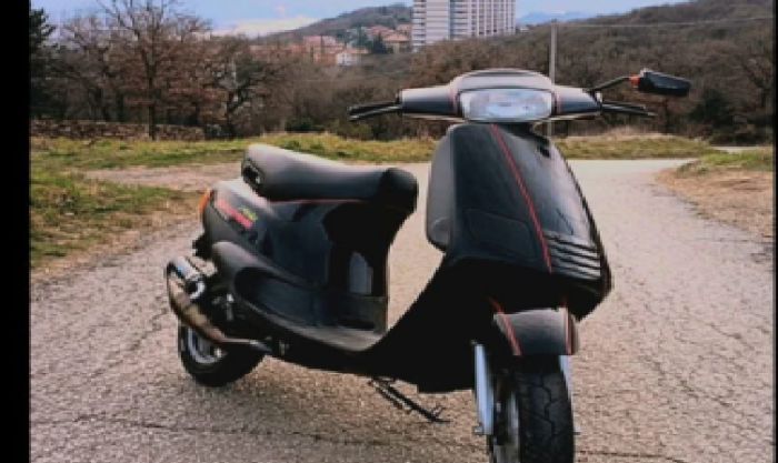 Rubato scooter a un ragazzo in zona Maddalena: è un Piaggio Zip nero
