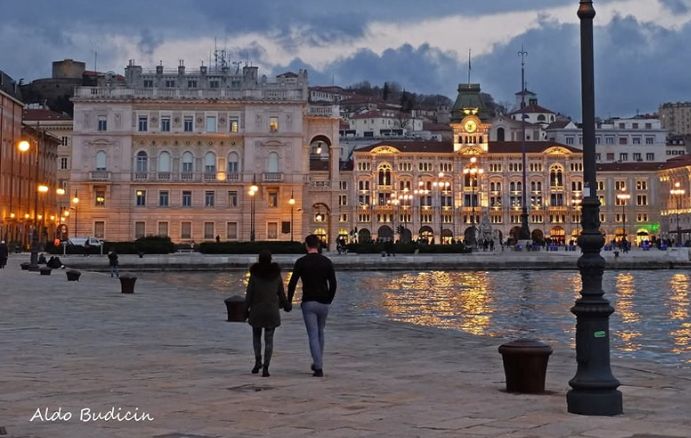  Offrire da bere… a chi verrà: sul molo l’alcol diventa gesto di accoglienza