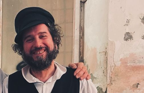  Vinicio Capossela live al Castello di San Giusto: un concerto magico sotto le stelle 