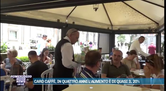 Pomeriggio Cinque indaga sul caro-caffè: “Un rito che sta diventando un lusso”