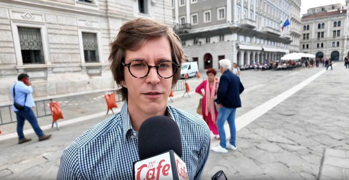 Undicimila lavoratori senza futuro: protesta dei precari della giustizia davanti in piazza Unità (VIDEO)
