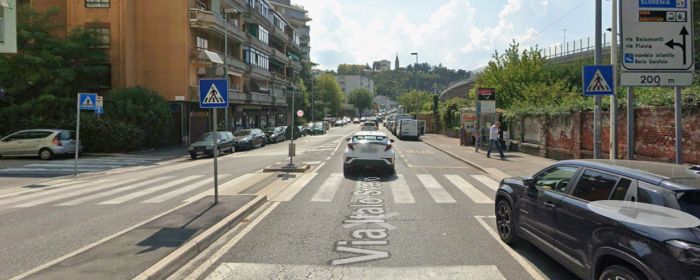 Via Svevo, la denuncia di una triestina: “Impossibile attraversare senza rischiare la vita”