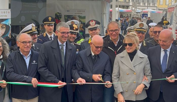 Barcolana, inaugurato il Villaggio Sicurezza: “Riconoscimento per chi garantisce nostra tutela ogni giorno”