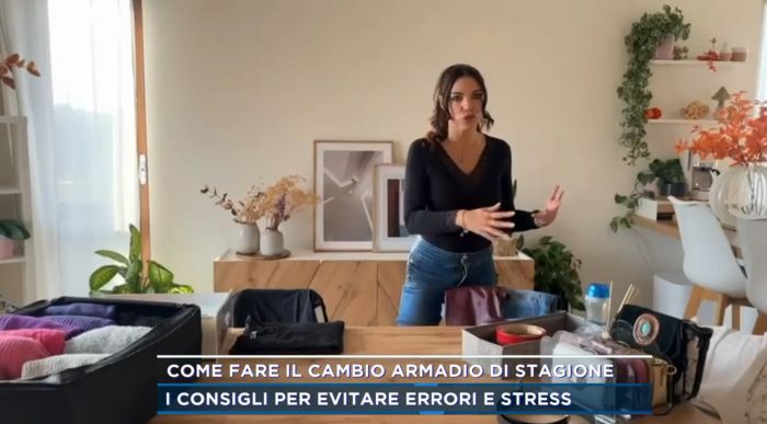 “Mattino 5 insegna l’arte del cambio armadio: metodo, ordine e profumo di pulito”