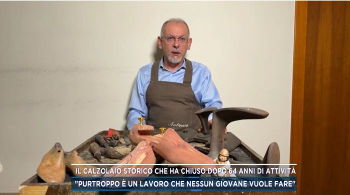 Mattino Cinque, calzolaio Antonio: “Chiuso dopo 51 anni di lavoro, nessuno giovane lo vuole fare”