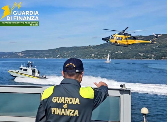 Trieste, maxi controlli di Finanza: oltre 2,5 milioni di euro occultati in barche con bandiera estera