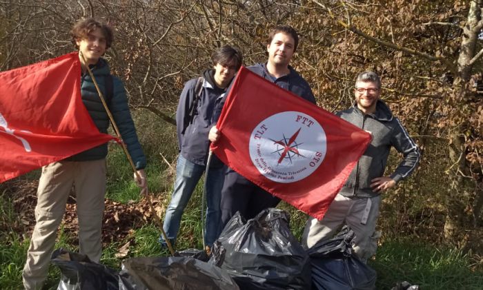 Fronte della Primavera Triestina: 11 sacchi di rifiuti raccolti a Prosecco, degrado nascosto da decenni