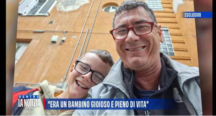 «Mamma ha tentato di strozzarmi»: il racconto shock del papà di Giovanni a “Dentro la Notizia”