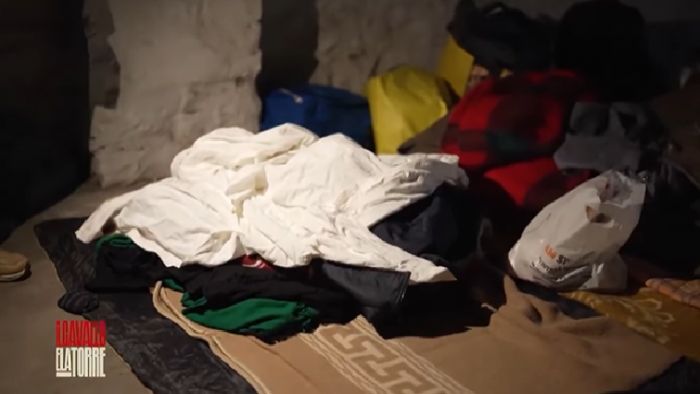 Rai3 a Trieste: richiedenti asilo senza letto e senza speranza: «Mangio foglie per sopravvivere»