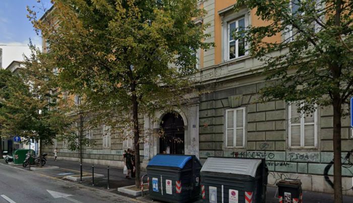 Giubbotto rubato al Liceo Galilei, appello della mamma: “Ricordiamo ai ragazzi valore del rispetto”
