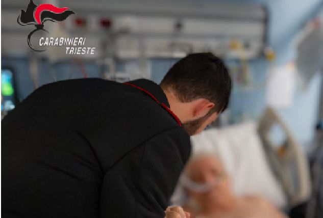 Intervento da manuale: Carabinieri rianimano anziano e lo raggiungono in ospedale per sostenerlo