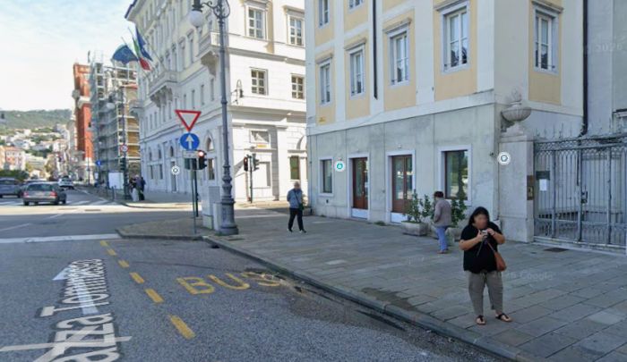 Trieste accende i riflettori su violenza e tumore al seno, arriva la mostra Women for Women