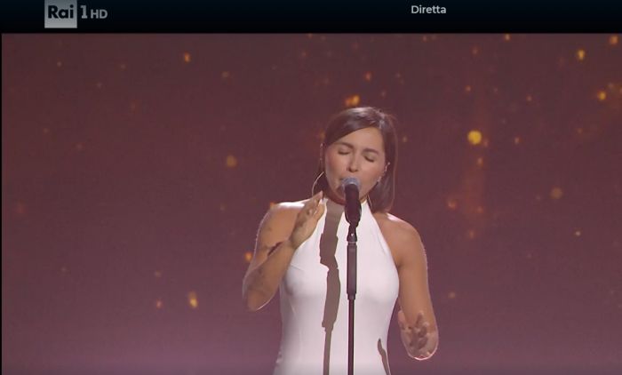Sanremo, applausi per Serena Brancale che emoziona e si commuove