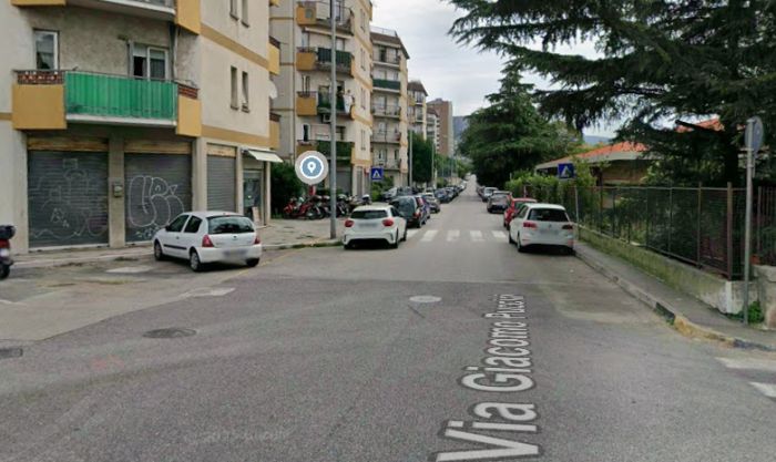 Via Puccini e limitrofe, residente infuriato: “Troppi contromano e marciapiedi occupati"