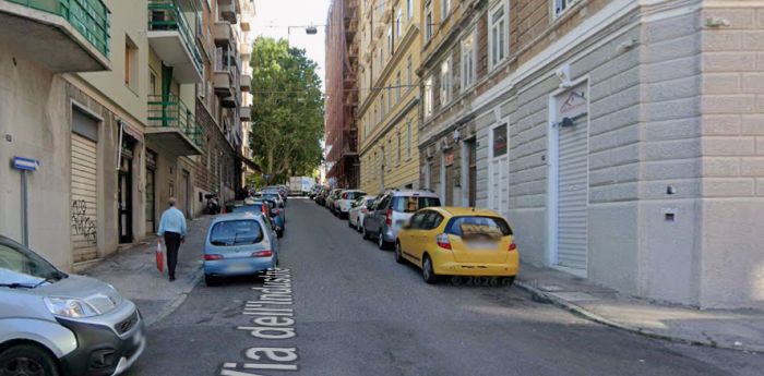 San Giacomo, divieti senza lavori e auto rimosse: “180 euro a testa, situazione assurda”