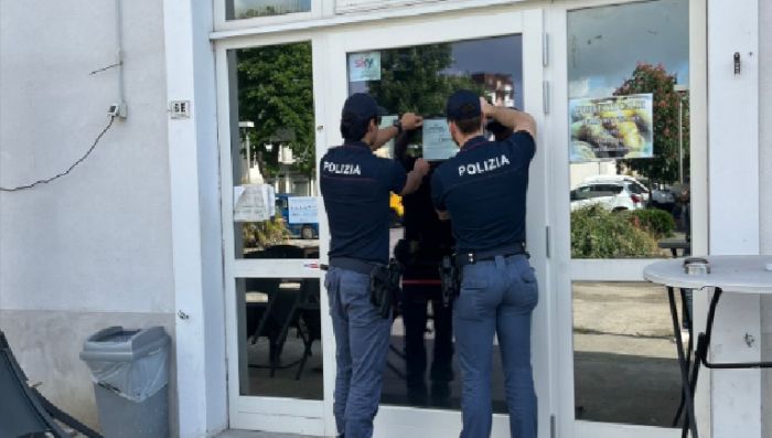 Droga nel locale di Ronchi, scattano arresti e chiusura per 30 giorni: Spaccio di cocaina in bar