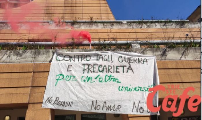 Università, protesta degli studenti a Trieste contro tagli, guerra e precarietà
