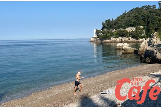 Bagno vietato nella riserva di Miramare, segnalazione: “Davanti la caserma dei Carabinieri”