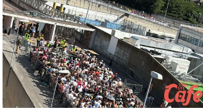 Robbie Williams infiamma Trieste: cancelli aperti al Rocco, corse per conquistare i posti migliori (VIDEO)