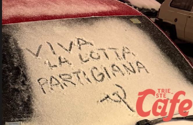 Neve a Trieste, scritta sul parabrezza diventa messaggio politico nella notte del 6 gennaio