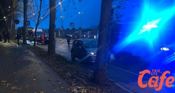 Incidente in viale Miramare all’ora di punta: traffico rallentato nella mattina di venerdì