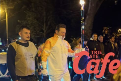 Fiamma Olimpica, Trieste si accende: il primo tedoforo parte da viale Miramare (VIDEO)