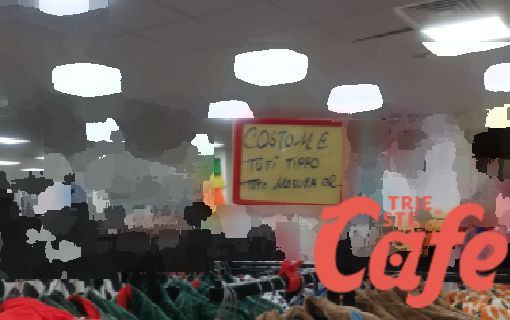 “Costome tuti tippo – tutto mesura ce”: quando un cartello diventa uno spettacolo a Trieste
