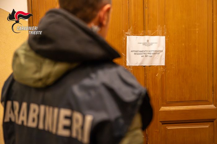 Annunci piccanti online e incontri segreti: sgominata la rete dello sfruttamento (VIDEO) 