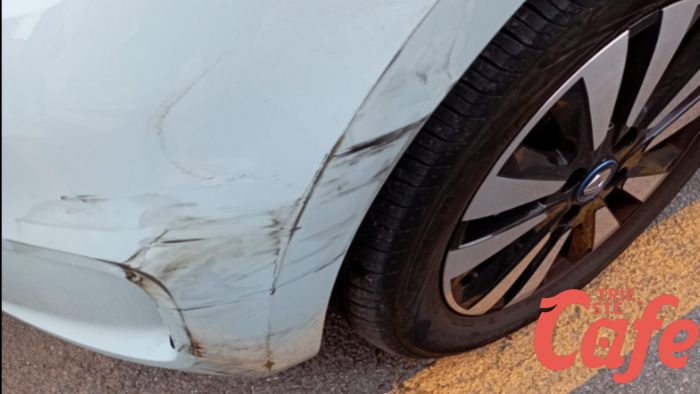 Via San Maurizio, danneggia l'auto di una persona invalida e scappa: VERGOGNAAAAA!!!!