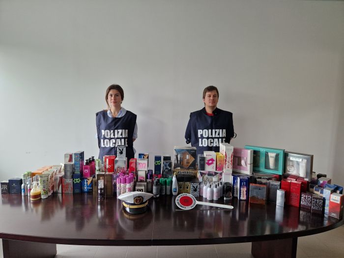 Sequestrati a Trieste 690 prodotti cosmetici scaduti e sequestri di 298 prodotti pericolosi per salute